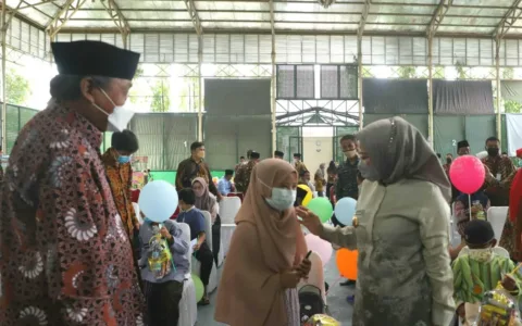 Sederhana, Bupati Serang Berbagi Ceria dengan Anak Yatim