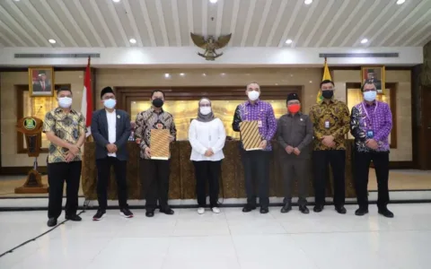 KPK Apresiasi Penyerahan Aset Jaringan SL Kota Oleh Perumdam TKR