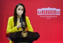 Dokter Cantik Himbau Masyarakat Agar Ikut Vaksin