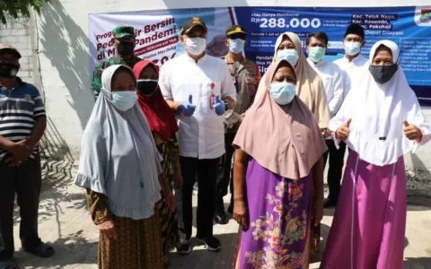 Senyum Sumringah Warga Pantura Tangerang Nikmati Air Bersih