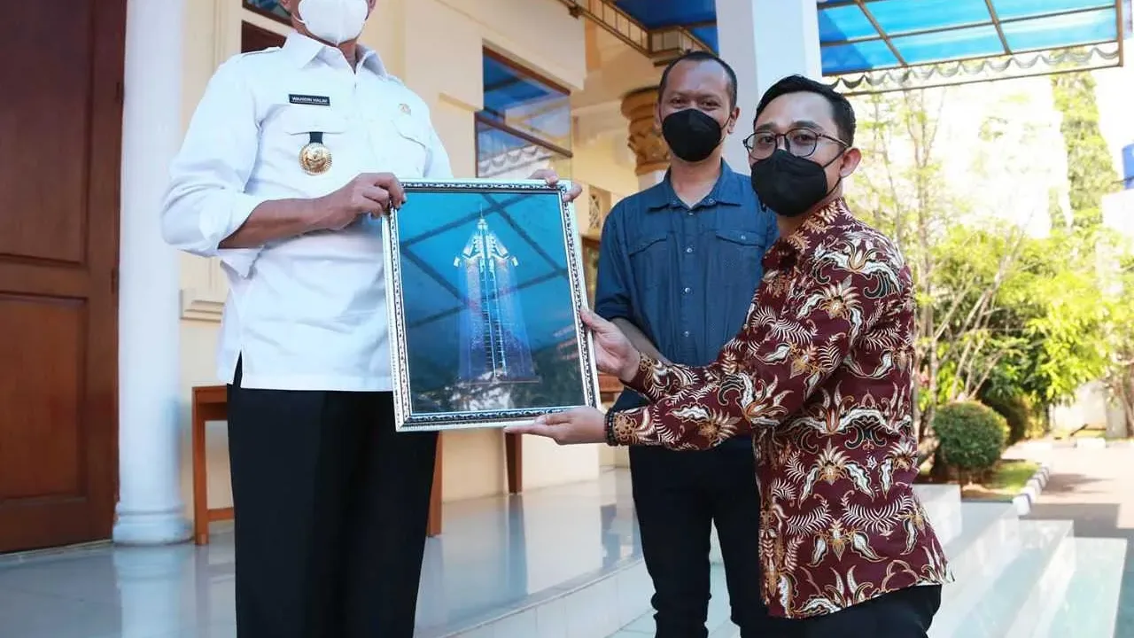 Gubernur Serahkan Hadiah Sayembara Tugu Pamulang