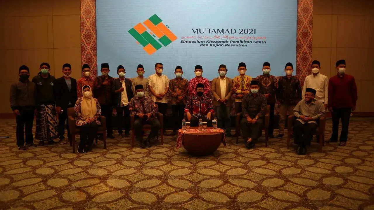 Dirjen Pendis Buka Simposium Khazanah Pemikiran Santri dan Kajian Pesantren