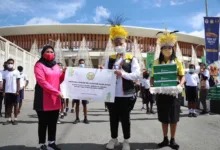 Perwosi Serahkan Bantuan 1.000 Sepatu Olahraga untuk Anak-Anak Papua dan Papua Barat