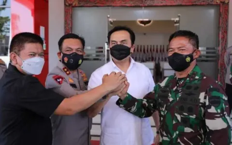 Anggota Komisi I DPR RI Effendi MS Simbolon Berkunjung ke Polda Sumatera