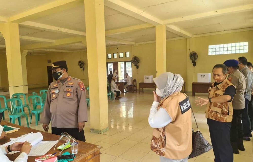 Direskrimum Polda Banten Tinjau Penghitungan Suara Di Bayah