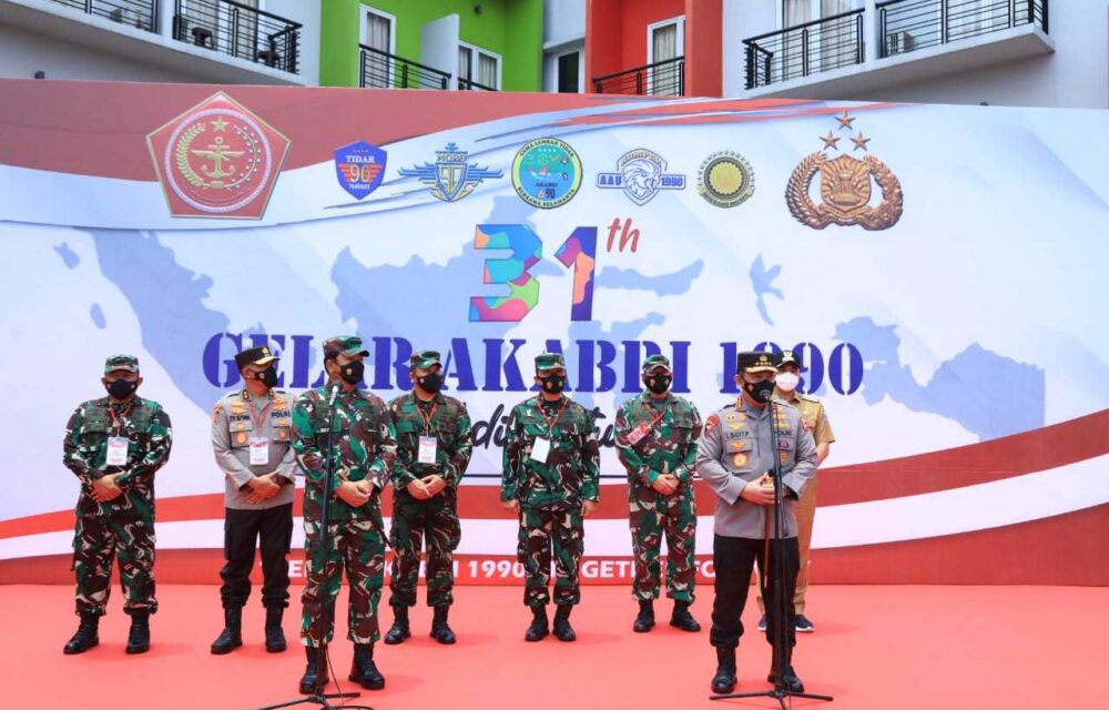 Panglima Tni Dan Kapolri Kompak Di Acara Baksos Akabri 1990