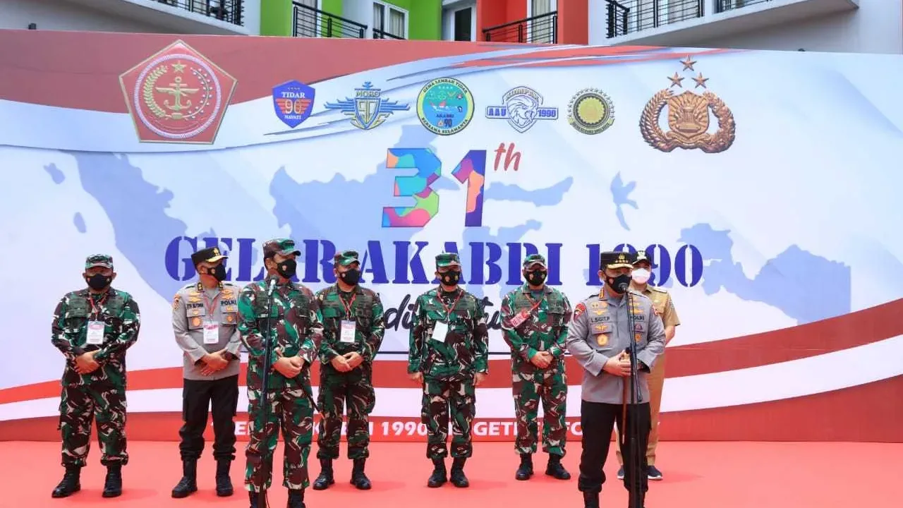 Panglima TNI dan Kapolri Kompak di Acara Baksos Akabri 1990