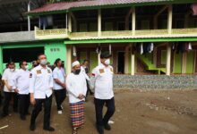 Kompak, Wahidin Dan Andik Resmikan Jalan Lingkungan Di Carita 9 Kompak, Wahidin Dan Andik Resmikan Jalan Lingkungan Di Carita