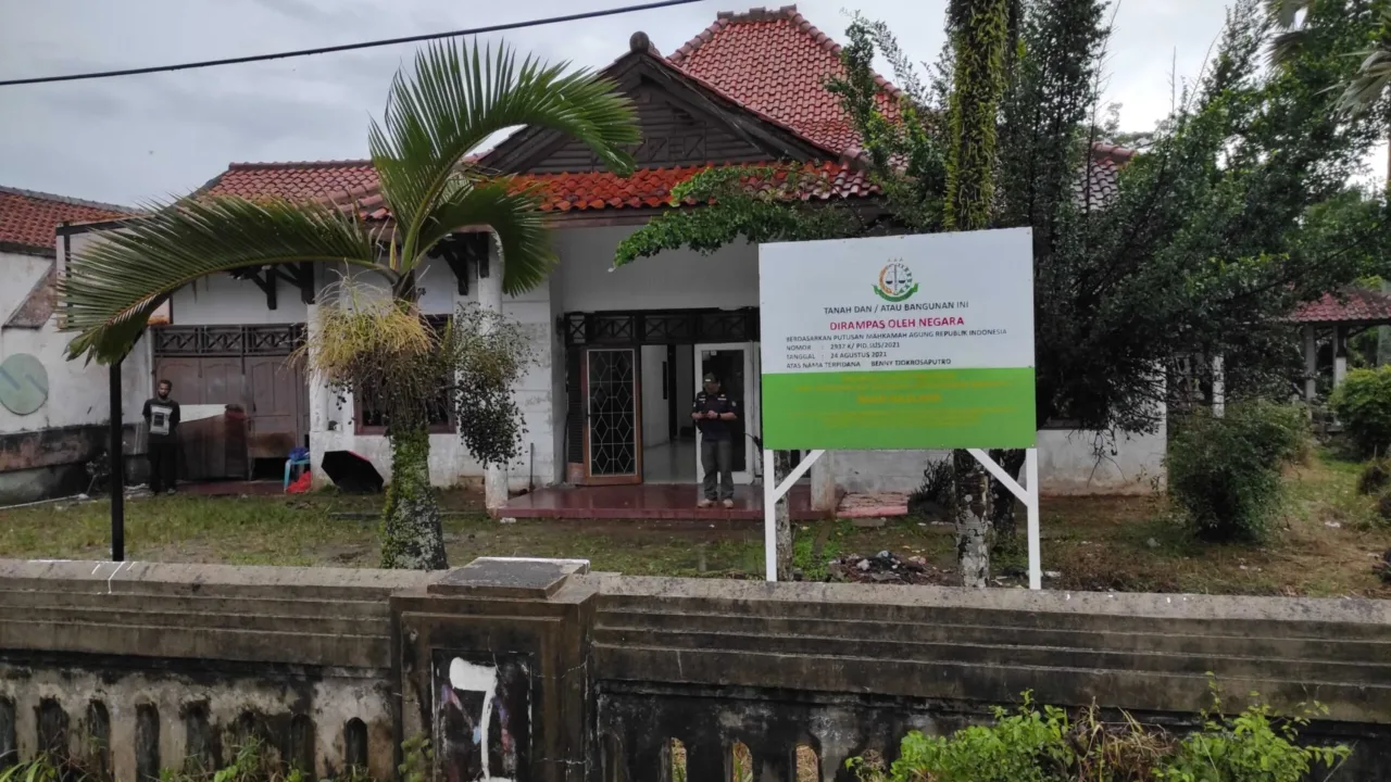 NGERIH…Kejagung Kumpulkan Aset Terpidana Korupsi Jiwasraya di Banten