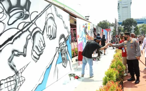 MANTAP…Kapolri Buka Festival Mural Bhayangkara
