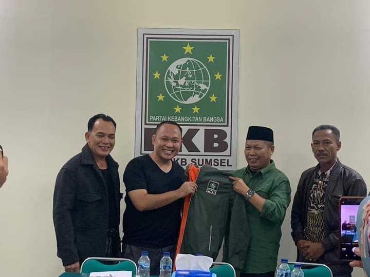 Bergairah...!Tokoh Muda Sumsel Resmi Berseragam Pkb, Begini Ceritanya