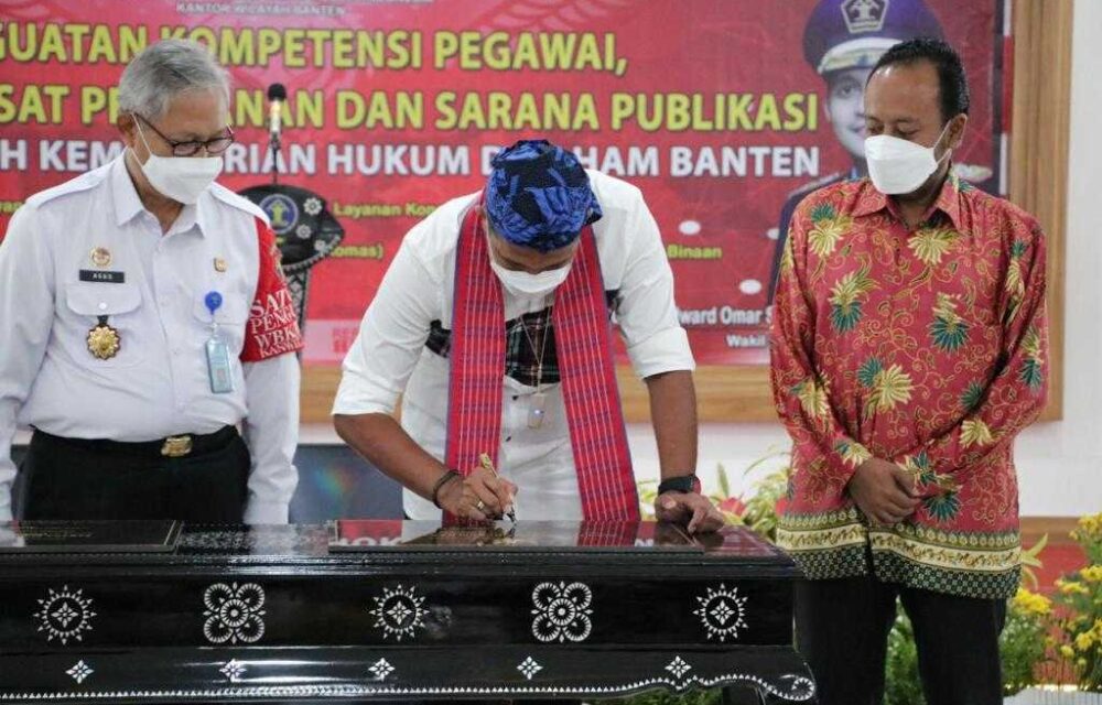 Ombudsman Banten Saksikan Wamenkumham Tandatangani Prasasti Pusat Sarana Publikasi Hukum Dan Ham