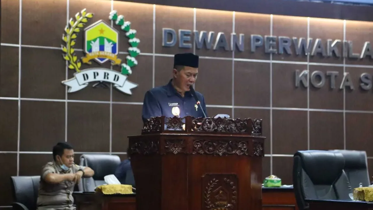 Walikota Serang Bahas Kearsipan dan Dana Cadangan Pilwakot di Paripurna DPRD