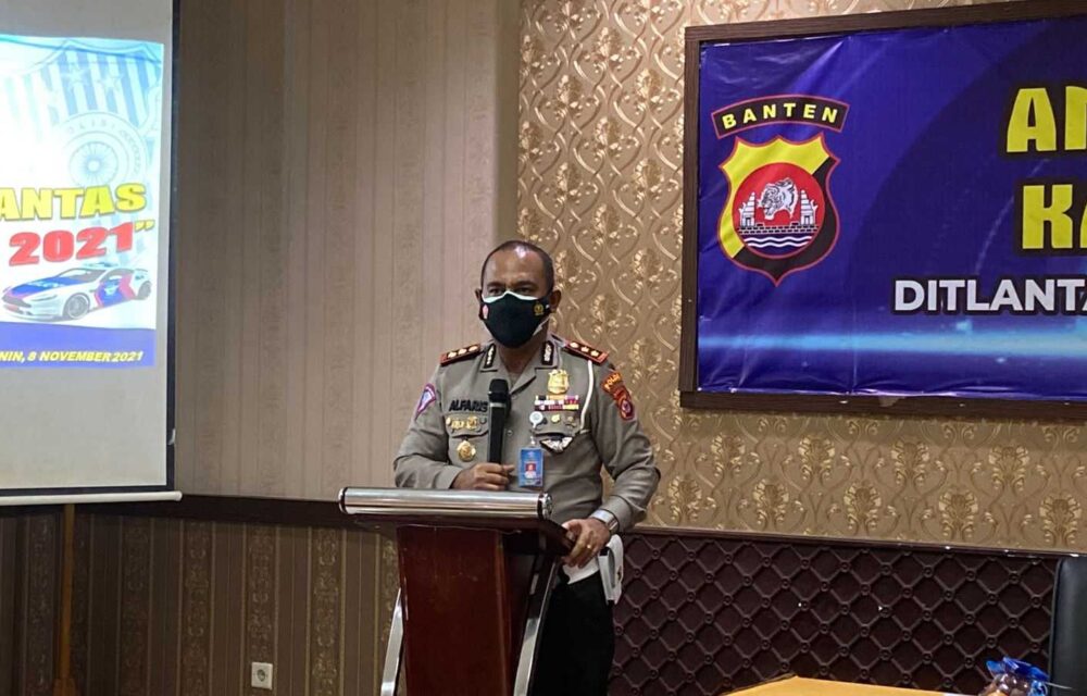 Ditlantas Polda Banten Beri Reward Personil Berprestasi