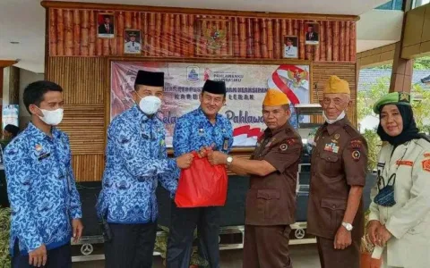 Hari Pahlawan, Lapas Rangkasbitung Berbagi Kasih bersama Veteran Perjuang