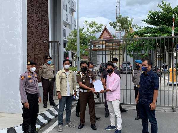 Berani Engga...!Ganri Desak Kejati Riau Tetapkan Ketua Koni Kampar Jadi Tersangka