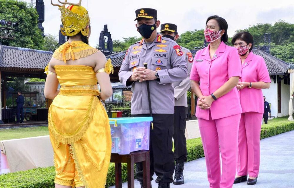 Mantap...!Kapolri Peduli Pekerja Seni Di Yogyakarta