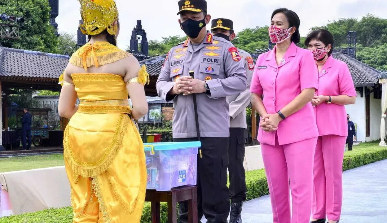 MANTAP…Kapolri Peduli Pekerja Seni di Yogyakarta