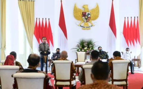 TOP…Jokowi Dorong Pertamina dan PLN Siapkan Transisi Energi