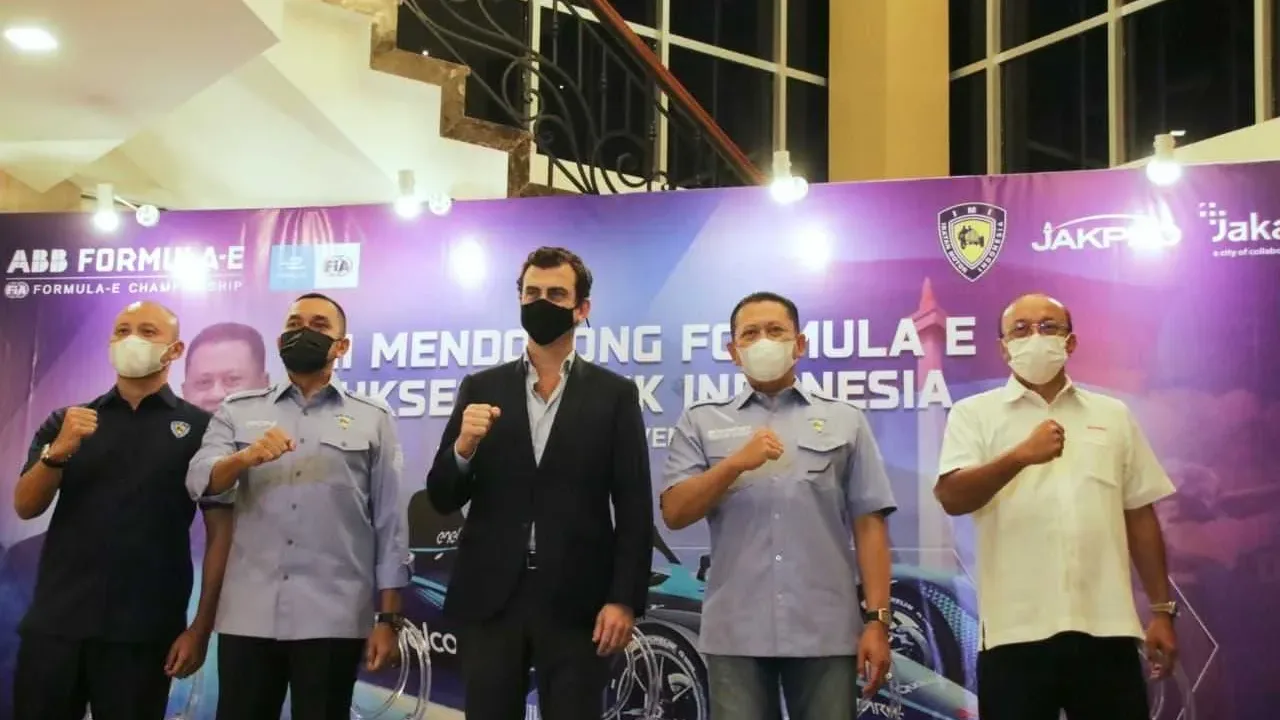 Bamsoet Siap Suskeskan Balap Dunia Formula-E di Jakarta