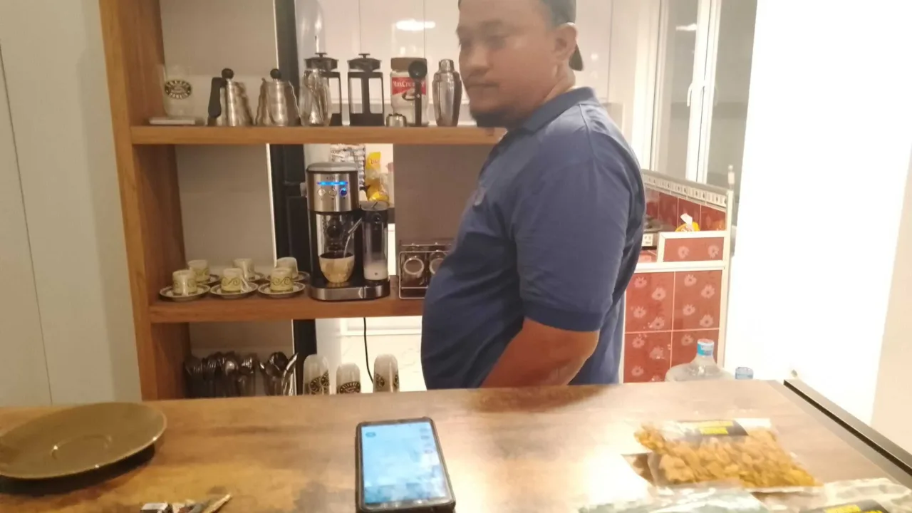 INSPIRASI…Mantan Aktivis dan Relawan Kini Buka Cafe BABELU di Tangerang