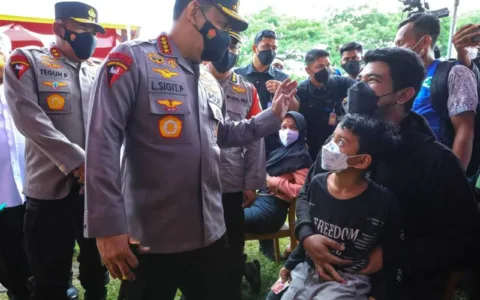 Kapolri Optimis Target 70 Peresen Vaksinasi di Indonesia