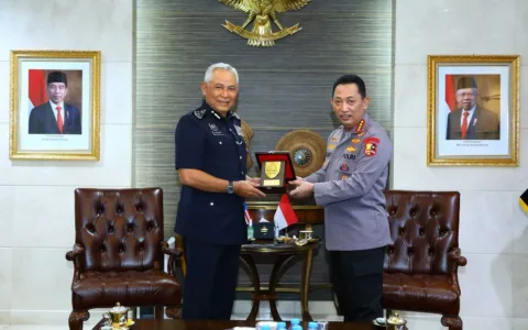 Jendral Listyo Sigit Bertamu Kepala Kepolisian Malaysia, Ada Apa