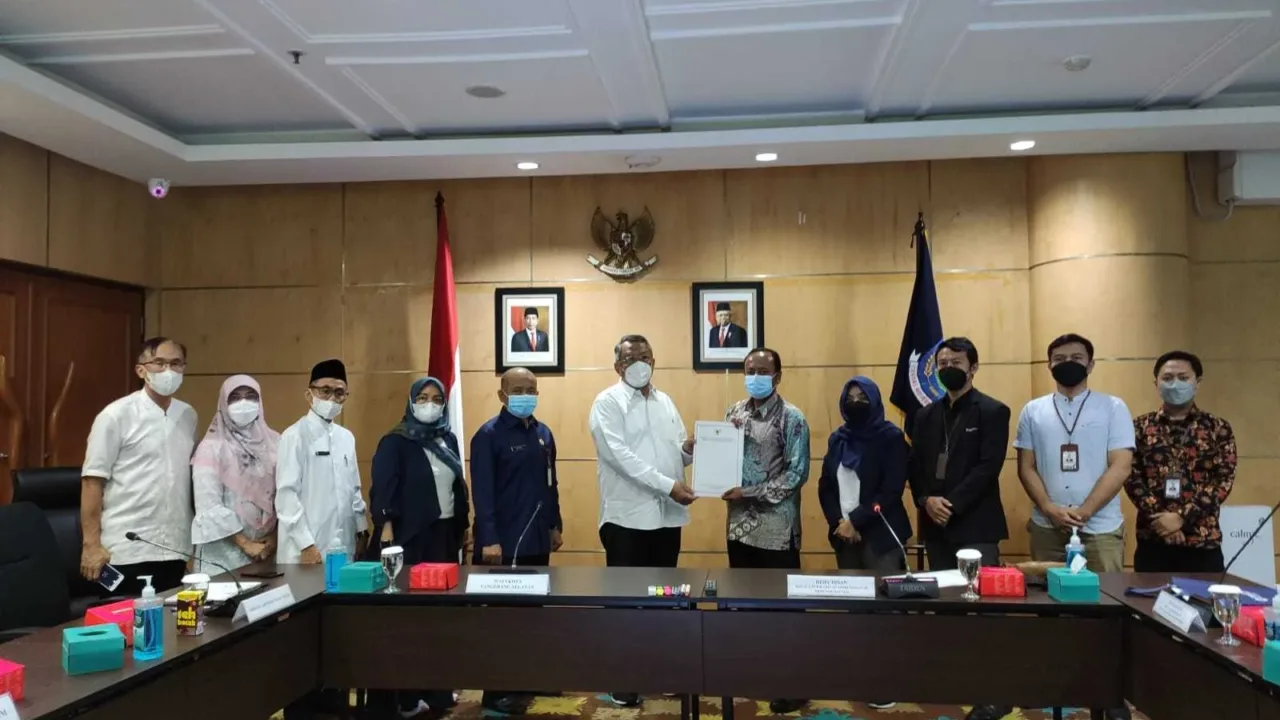 Ombudsman Banten Serahkan Hasil Penilaian Kepatuhan Wali Kota Tangsel