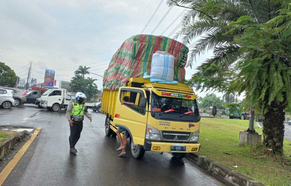 Satlantas Polresta Tangerang Tilang 30 Truk Odol