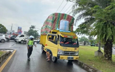 Satlantas Polresta Tangerang Tilang 30 Truk ODOL