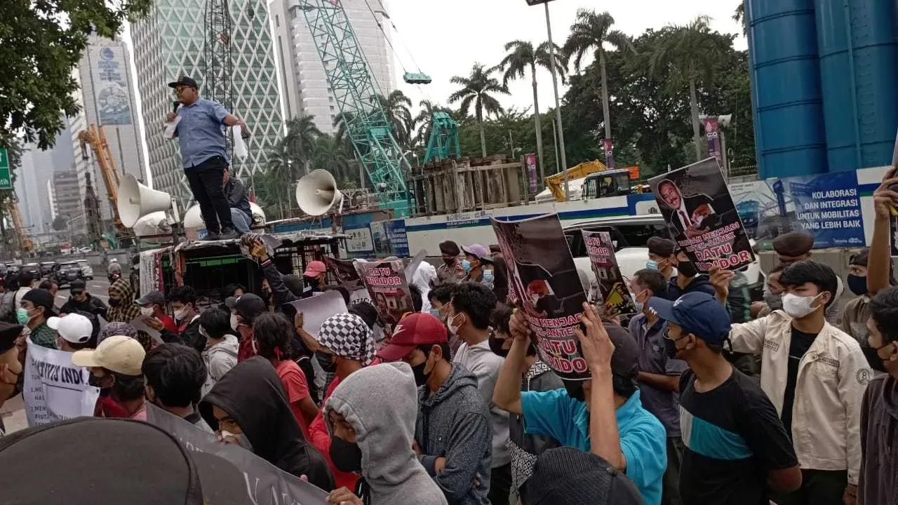 GAS TERUS…Jaringan Aktivis Indonesia Gruduk Kementerian ESDM