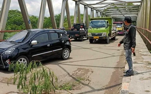 Bara JP Banten Minta Kementerian PUPR Perbaiki Jalan Rusak di Lebak
