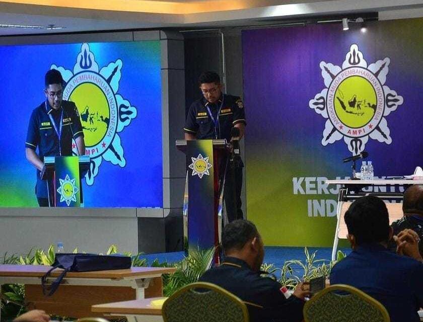 Ajus Linggih, Wajah Baru Ampi Melalui E-Kta Sistem Wesite Dan Aplikasi