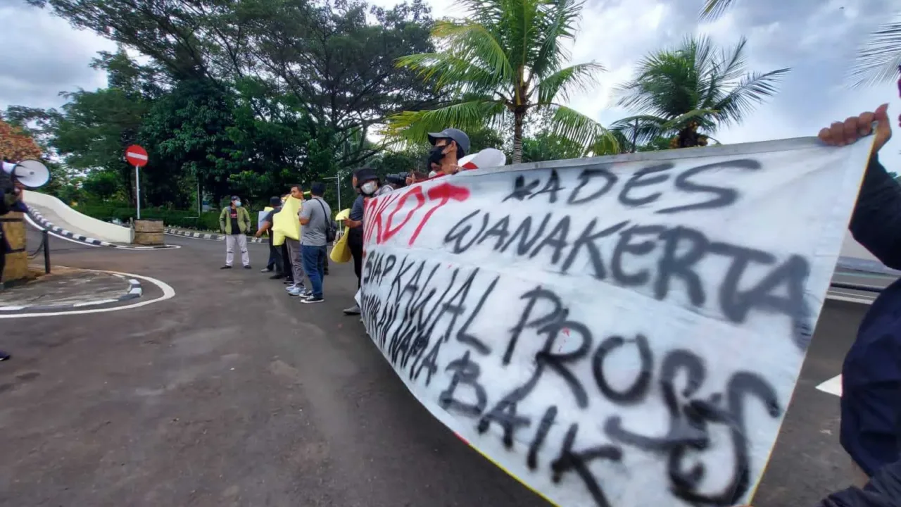 Wartawan Dilecehkan Kades Wanakerta, PJPT Demo di Pemkab Tangerang