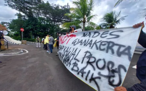 Wartawan Dilecehkan Kades Wanakerta, PJPT Demo di Pemkab Tangerang