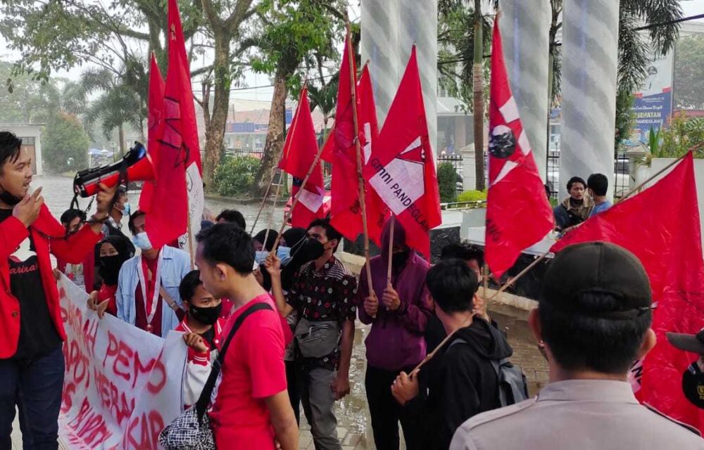 Gmni Pandeglang Gruduk Dprd Tanya Jaka Mantul