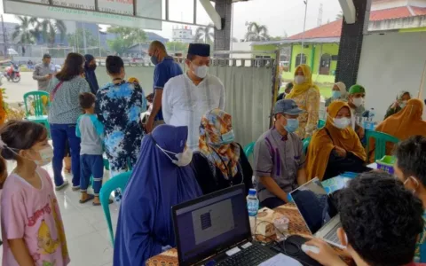 Kegiatan Vaksin Booster Tahap Ketiga Didampingi,Camat Tambun Utara