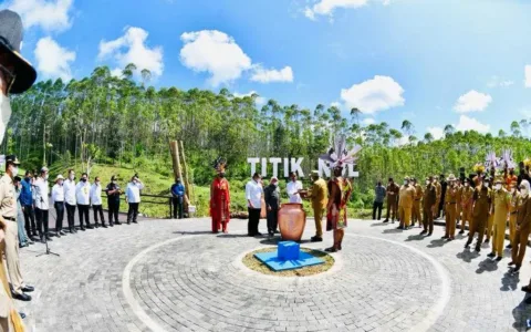 Presiden Satukan Tanah dan Air di Titik Nol IKN