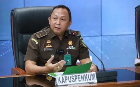 Bersembunyi 13 Tahun, Terpidana Korupsi PT Sinar Kakap Diringkus Tim Kejagung