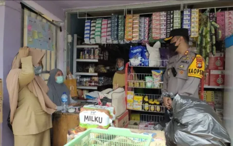 Kapolres Enrekang Pantau Harga Kebutuhan Pokok di Pedagang
