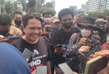 Loyalis Jokowi Sebut Ade Armando Susahkan Pemerintah
