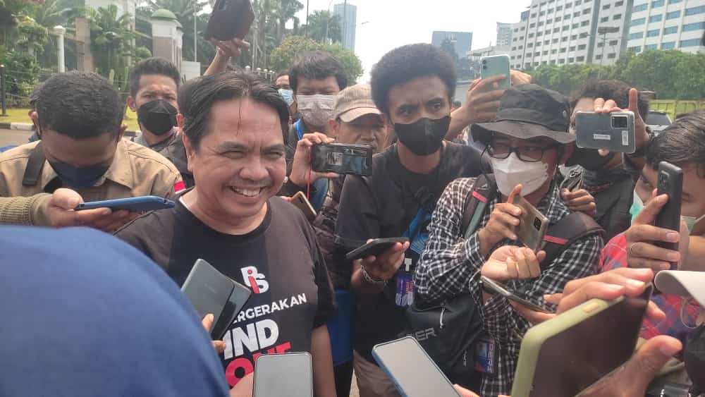 Loyalis Jokowi Sebut Ade Armando Susahkan Pemerintah