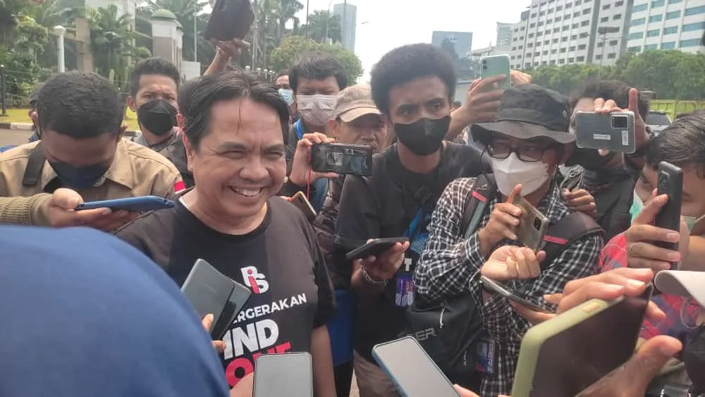 Loyalis Jokowi Sebut Ade Armando Susahkan Pemerintah