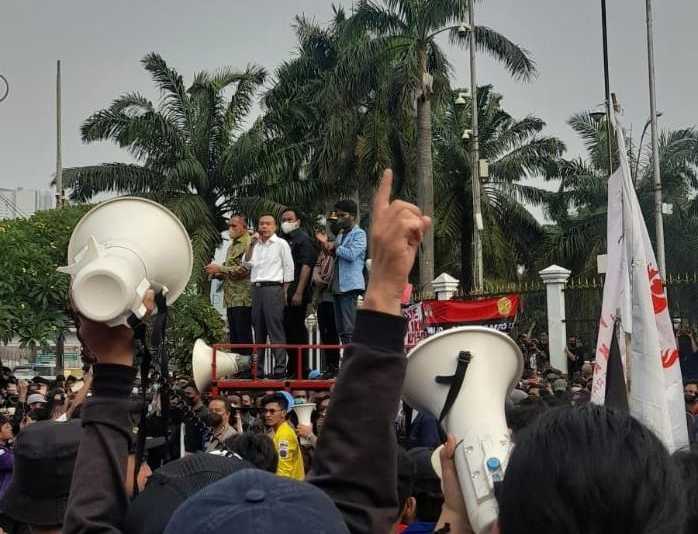 Saat Demo, Sufmi Dasco Pilih Diam Terkait Ratu Koridor