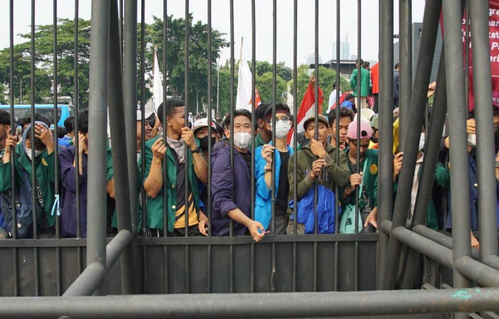 Demo Gedung Dpr Ri, Masa Paksa Masuk Senayan