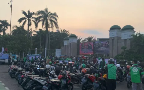 Hari ke 21, Massa Aksi Desak Ratu Koridor Ditangkap