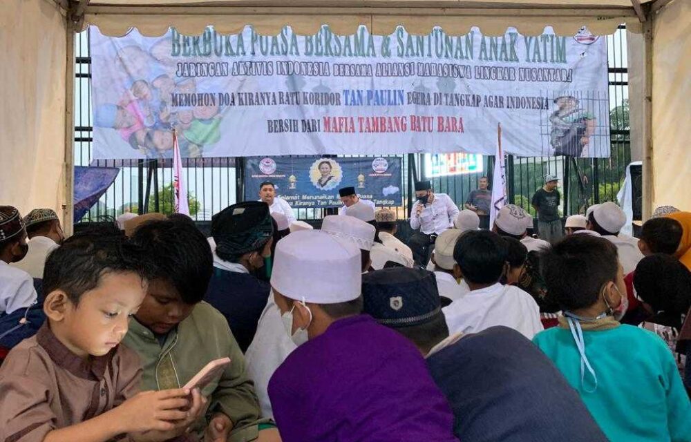 Massa Aksi Dan Puluhan Anak Yatim Berdoa Agar Ratu Koridor Ditangkap