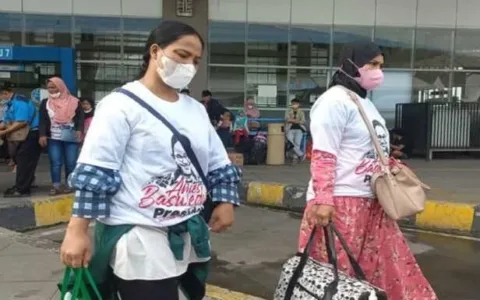 Anies Bisa Terjerat Kasus Gratifikasi Gara-gara Peserta Mudik Gratis Pakai Kaos Bergambar Dirinya
