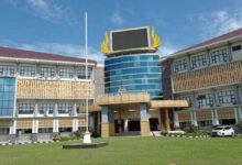 Fahmi Idris Diangkat Sebagai Profesor Kehormatan ( Unp )