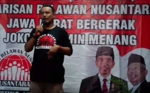 Bara API Minta Pelaku Pemasang Spanduk Andika Berlogo Paru Arit Ditangkap